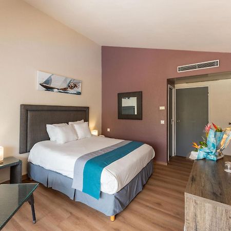 Hotel Fleur D'Epee Ле Госие Екстериор снимка