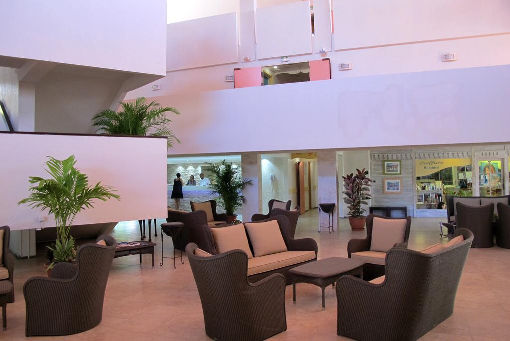 Hotel Fleur D'Epee Ле Госие Екстериор снимка