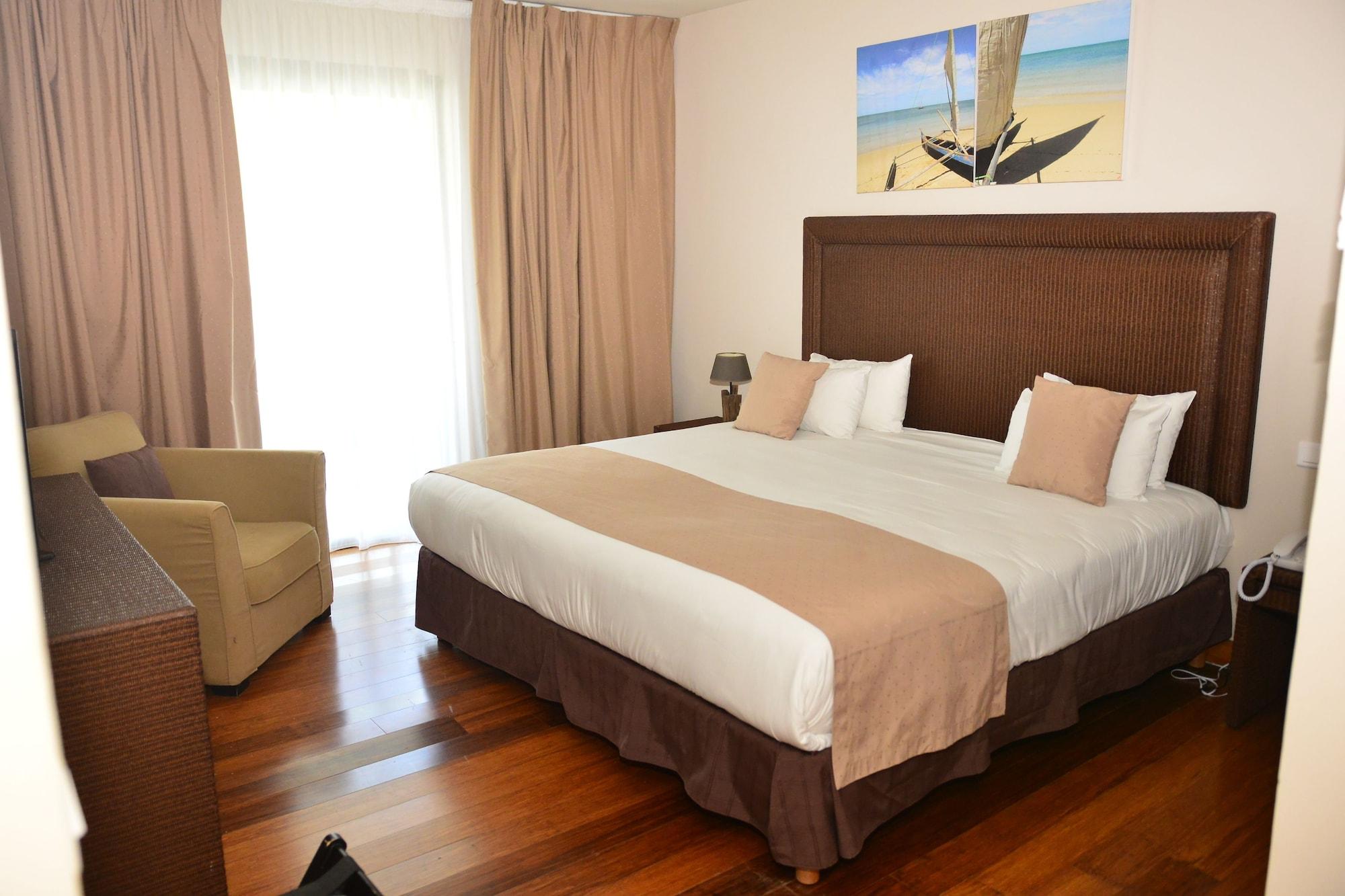 Hotel Fleur D'Epee Ле Госие Екстериор снимка