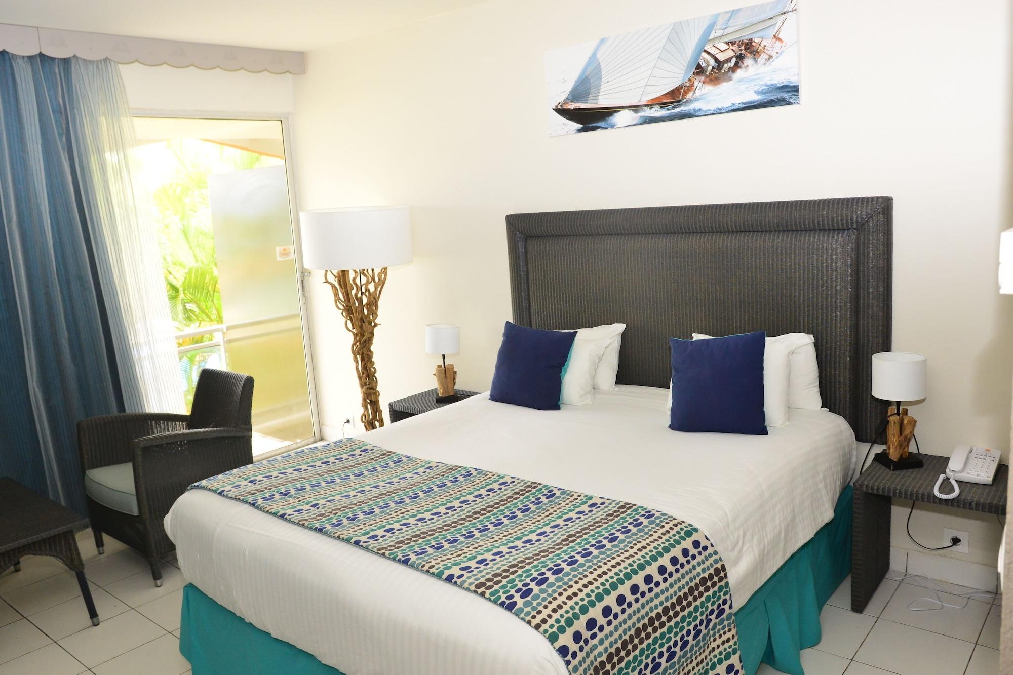 Hotel Fleur D'Epee Ле Госие Екстериор снимка