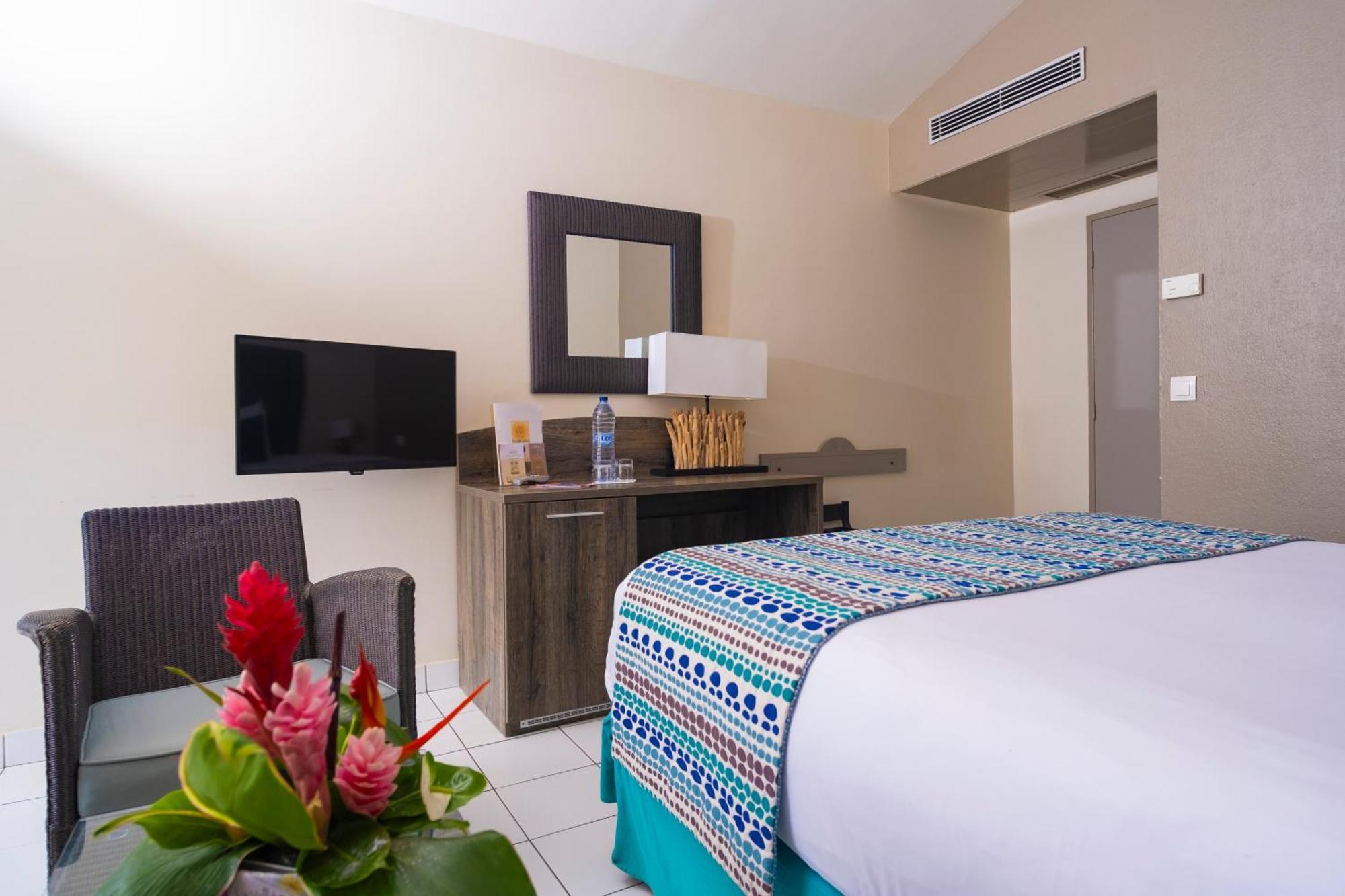 Hotel Fleur D'Epee Ле Госие Екстериор снимка
