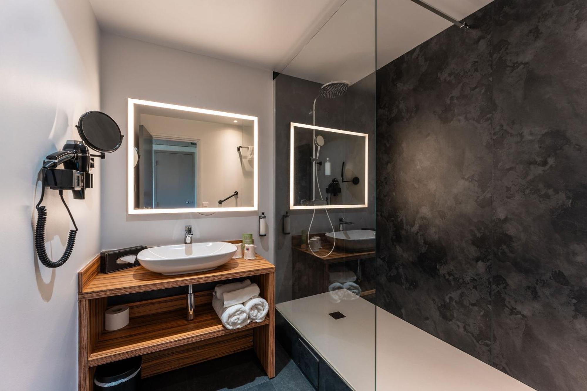 Hotel Fleur D'Epee Ле Госие Екстериор снимка