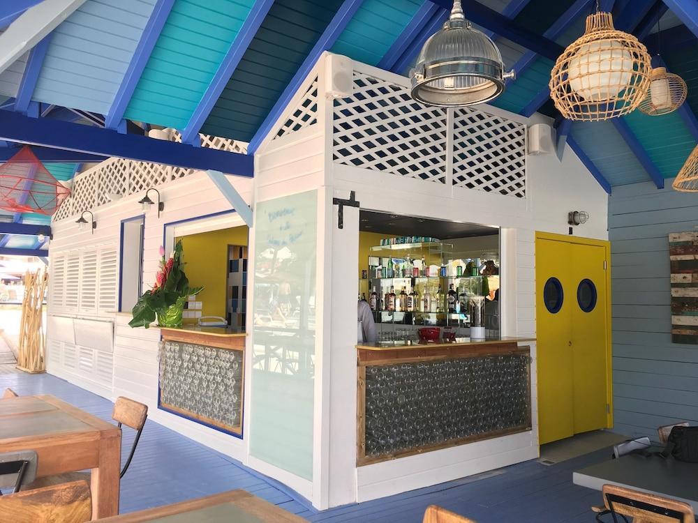 Hotel Fleur D'Epee Ле Госие Екстериор снимка